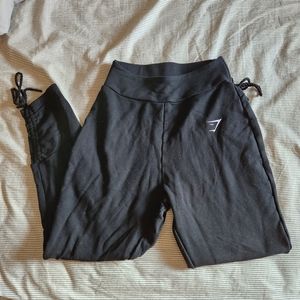 Gymshark Cropped Joggers - Black - size x-small